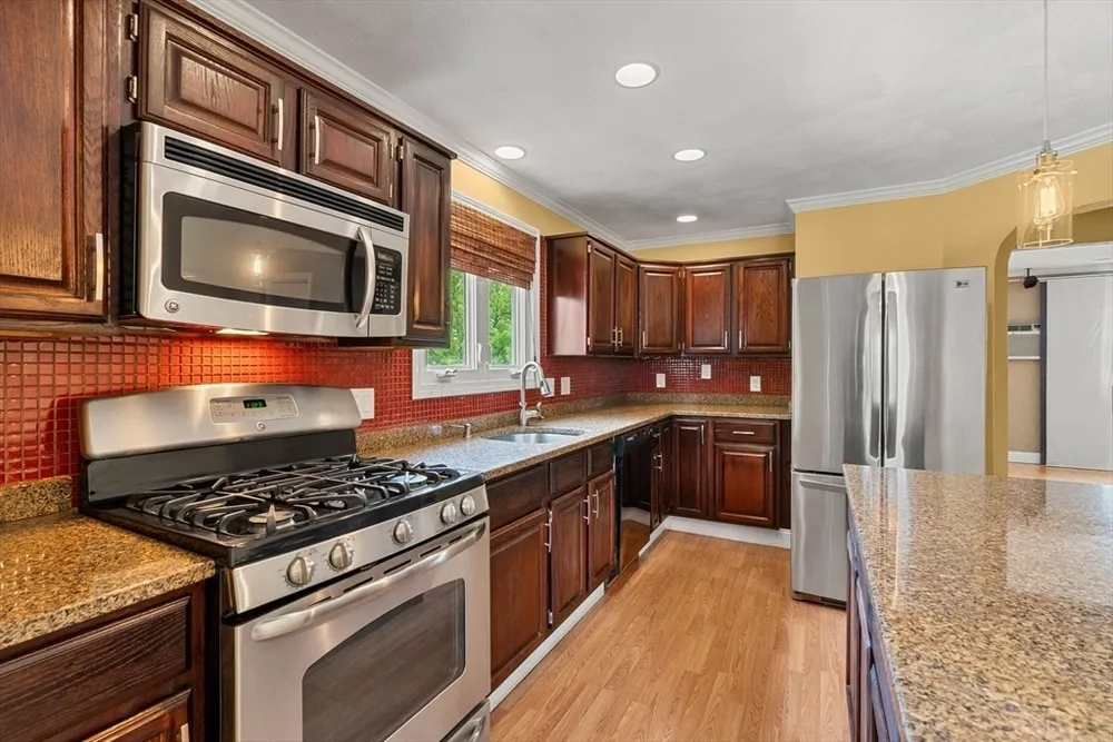 4 West St, Medford, MA 02155