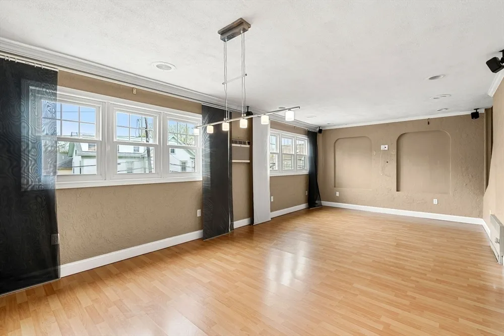 4 West St, Medford, MA 02155