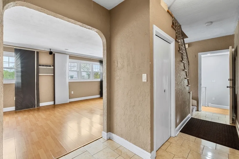 4 West St, Medford, MA 02155