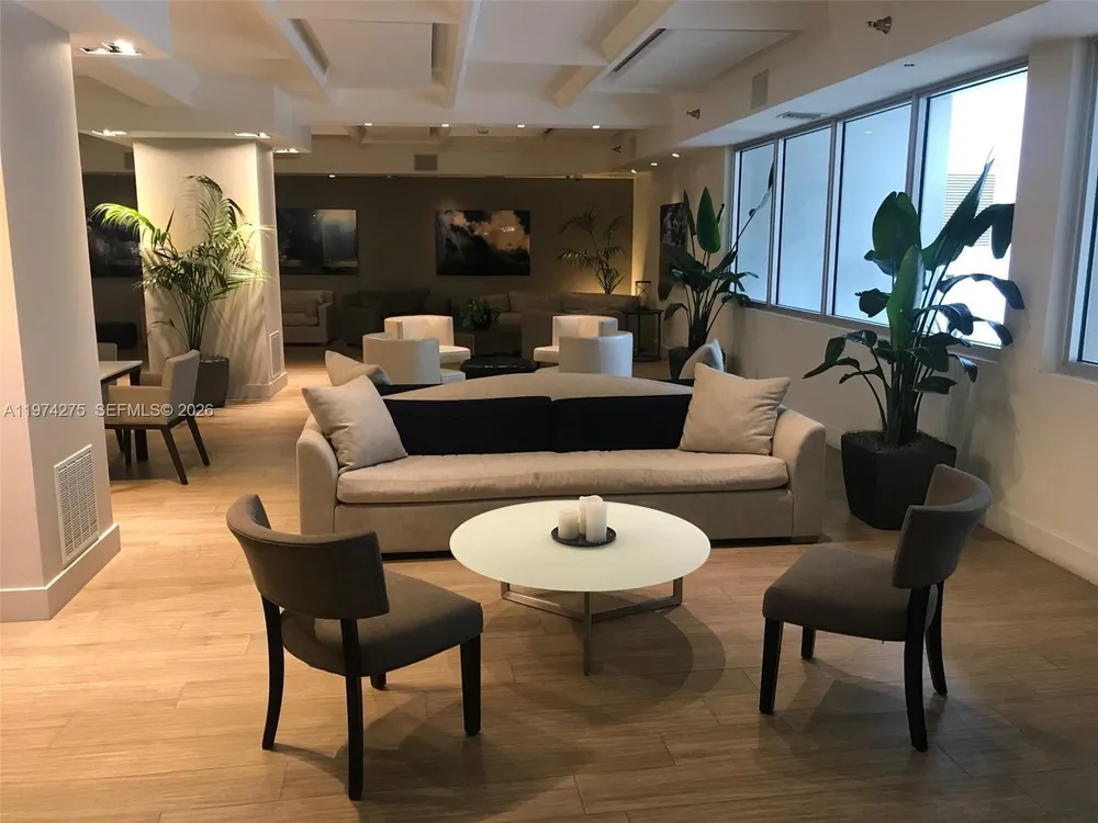 100 Lincoln Rd, Miami Beach, FL 33139