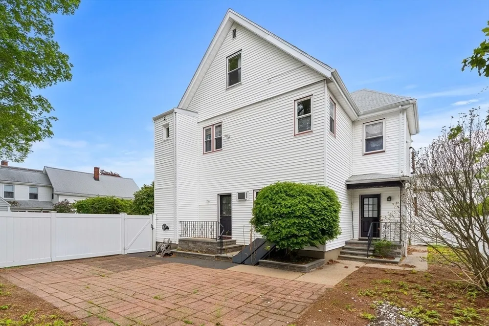 4 West St, Medford, MA 02155