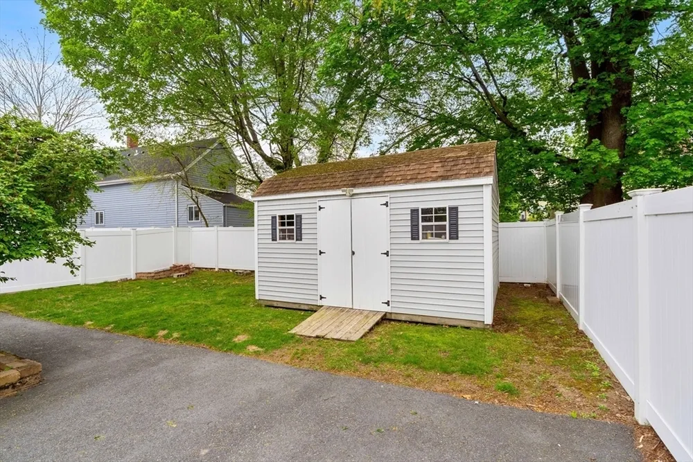 4 West St, Medford, MA 02155
