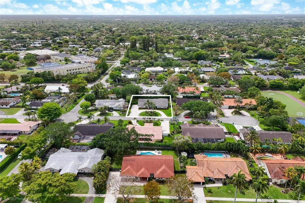 10422 SW 121st St, Miami, FL 33176