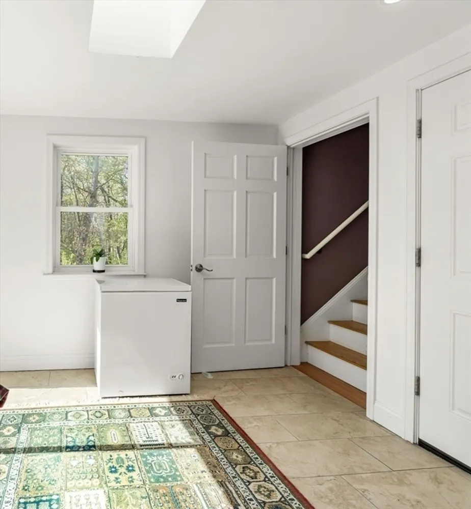 5 Forrest Rd, Westford, MA 01886