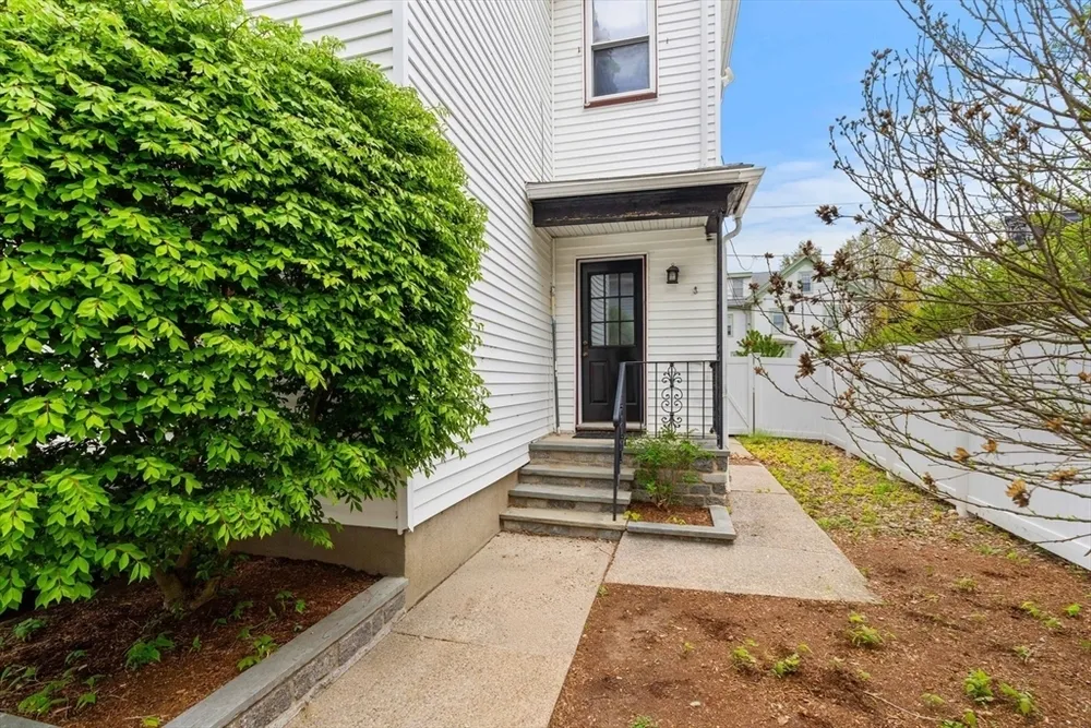 4 West St, Medford, MA 02155