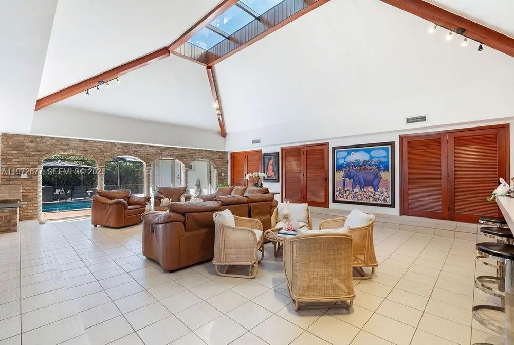 13780 SW 73rd Ct, Palmetto Bay, FL 33158