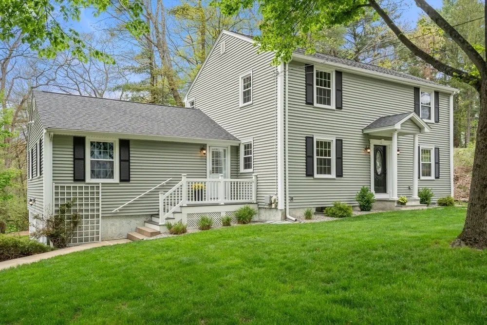 67 Blacksmith Dr, Medfield, MA 02052