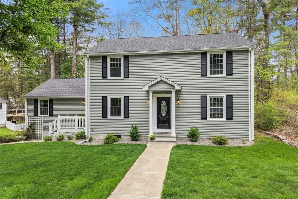 67 Blacksmith Dr, Medfield, MA 02052