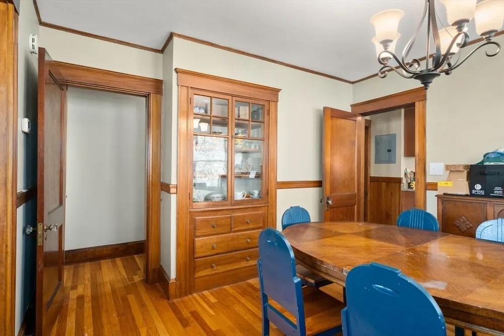 204 School St, Watertown, MA 02472