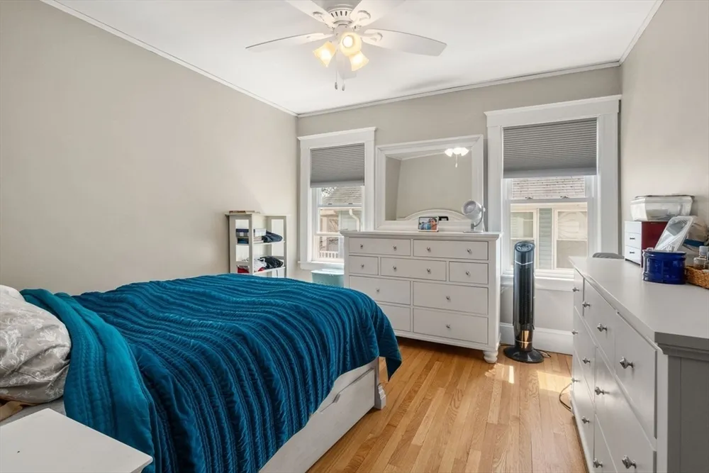 204 School St, Watertown, MA 02472
