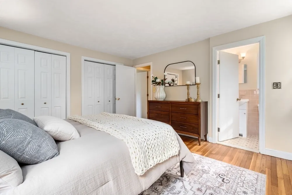 67 Blacksmith Dr, Medfield, MA 02052