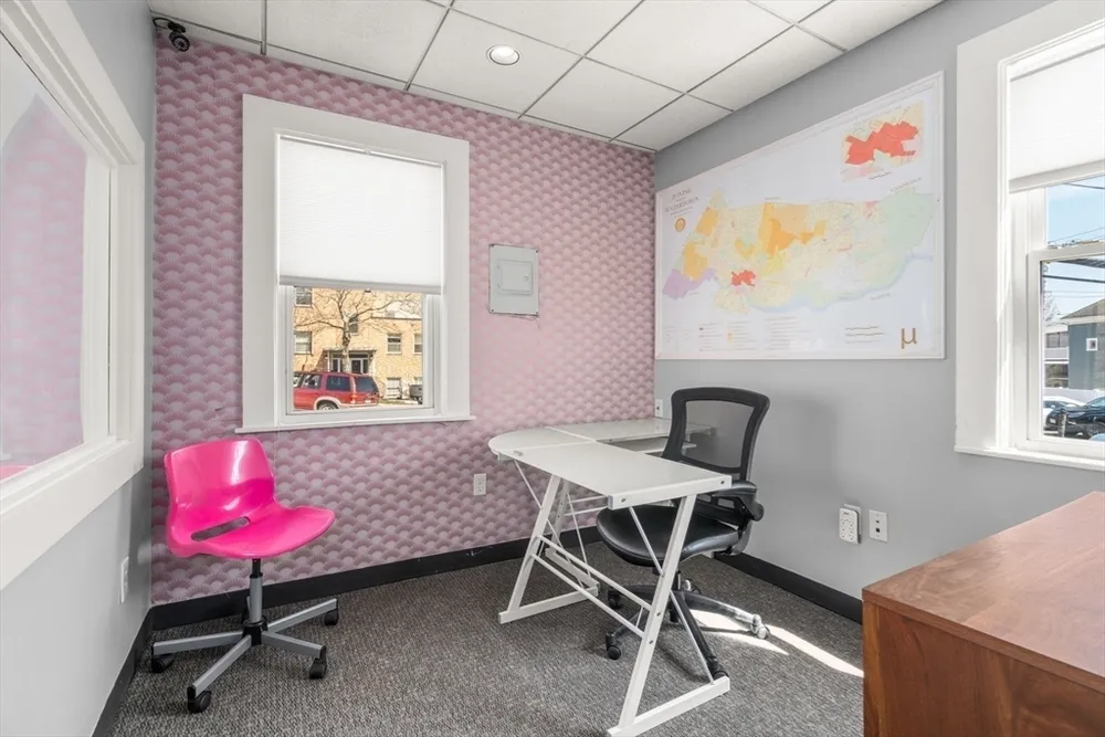 204 School St, Watertown, MA 02472