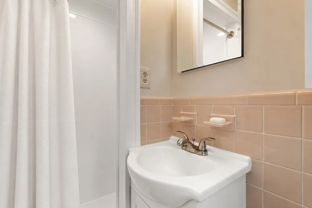 67 Blacksmith Dr, Medfield, MA 02052