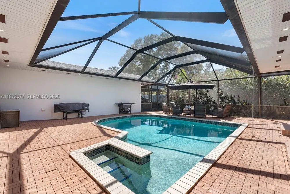 13780 SW 73rd Ct, Palmetto Bay, FL 33158