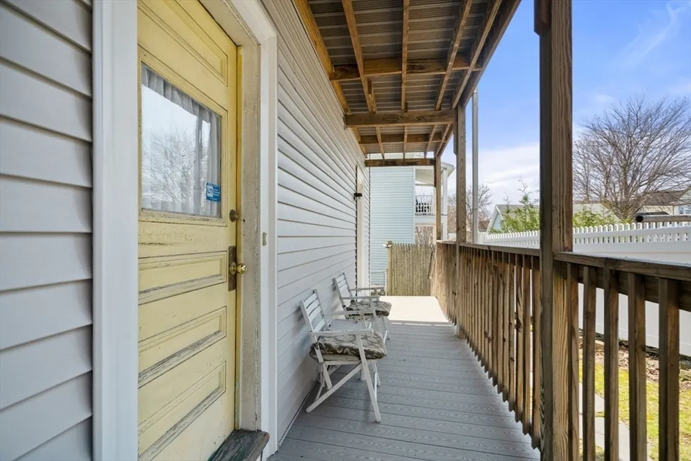 204 School St, Watertown, MA 02472