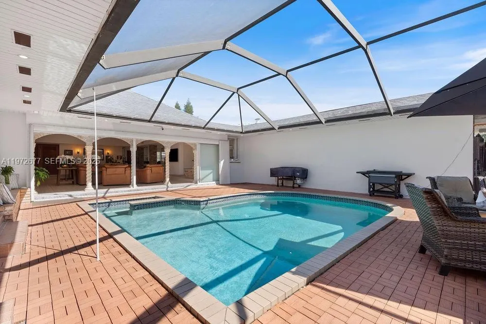 13780 SW 73rd Ct, Palmetto Bay, FL 33158