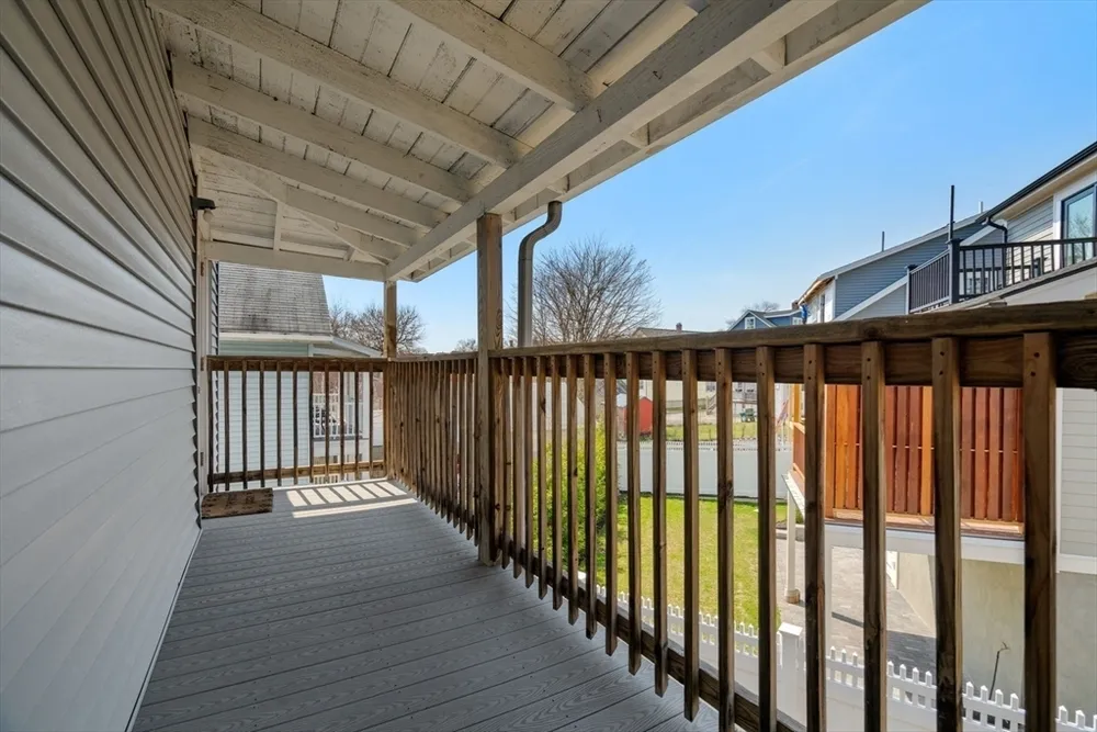 204 School St, Watertown, MA 02472