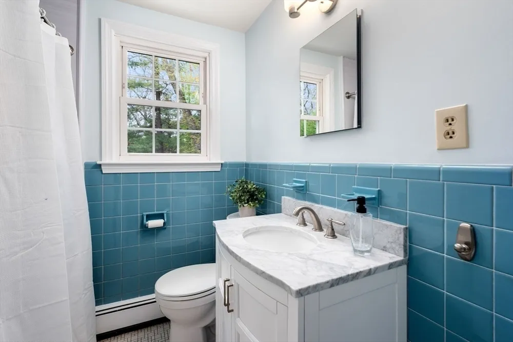 67 Blacksmith Dr, Medfield, MA 02052