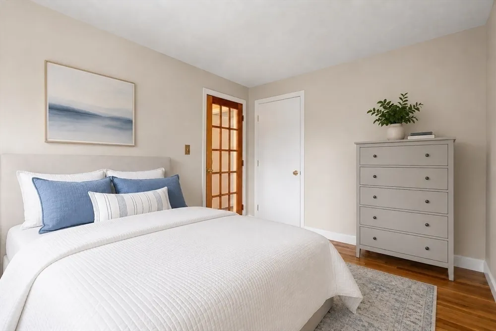 67 Blacksmith Dr, Medfield, MA 02052