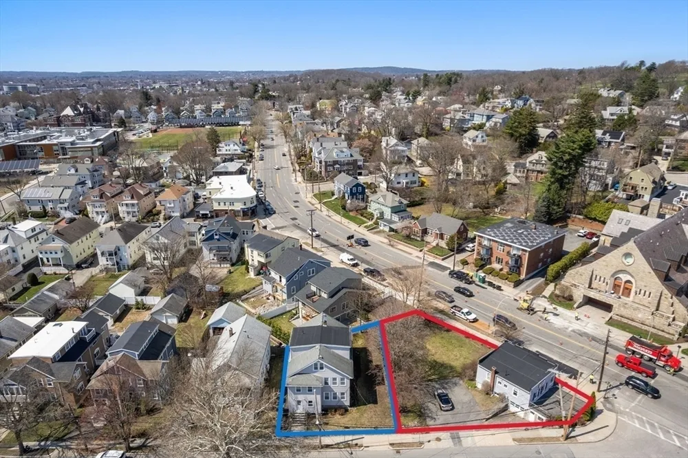204 School St, Watertown, MA 02472