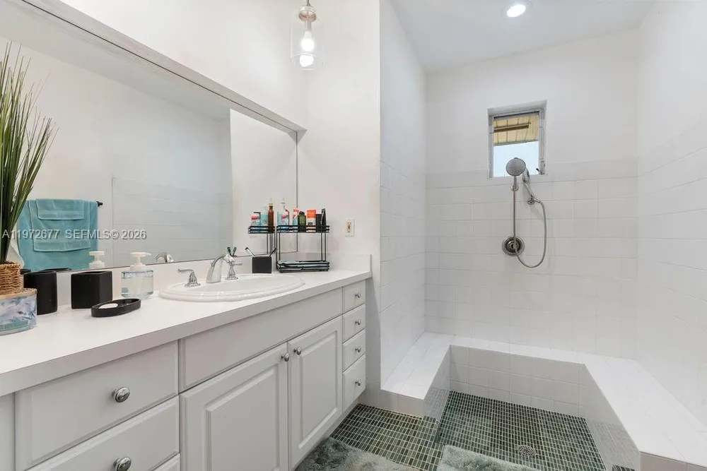 13780 SW 73rd Ct, Palmetto Bay, FL 33158