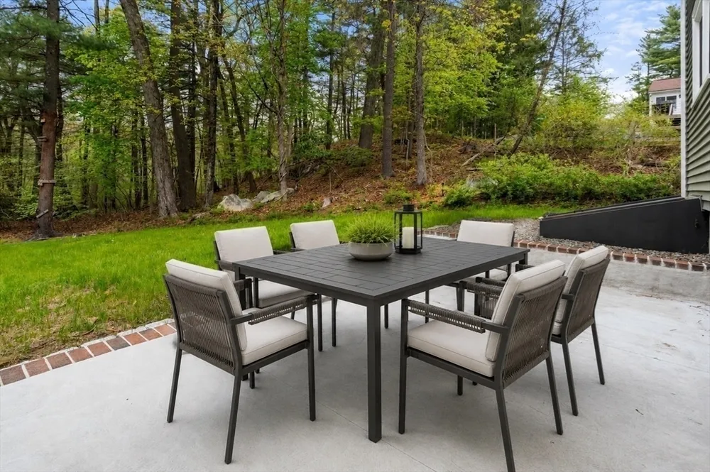 67 Blacksmith Dr, Medfield, MA 02052