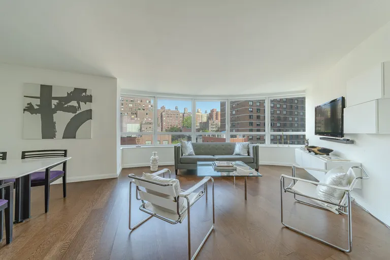 200 E 94th St, New York, NY 10128
