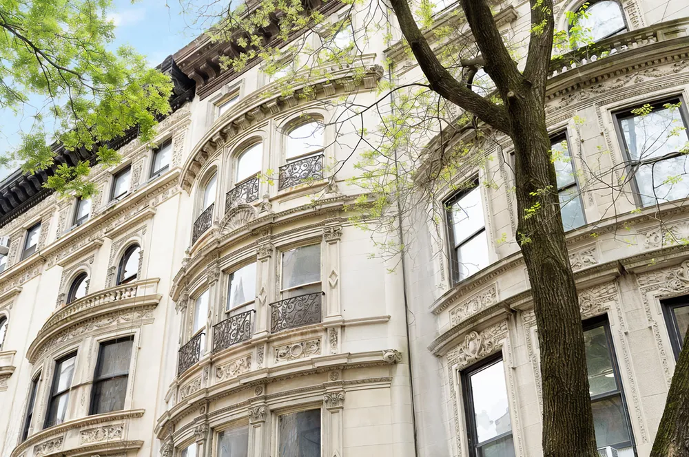 18 W 76th St, New York, NY 10023