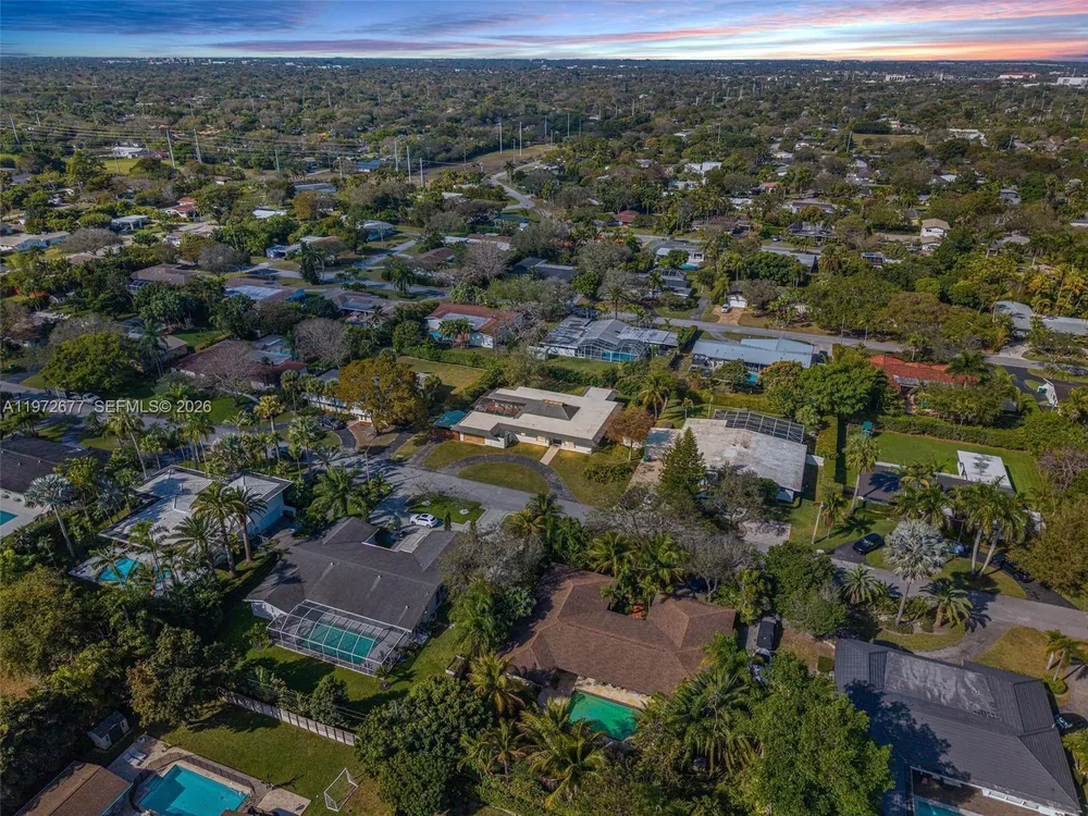 13780 SW 73rd Ct, Palmetto Bay, FL 33158
