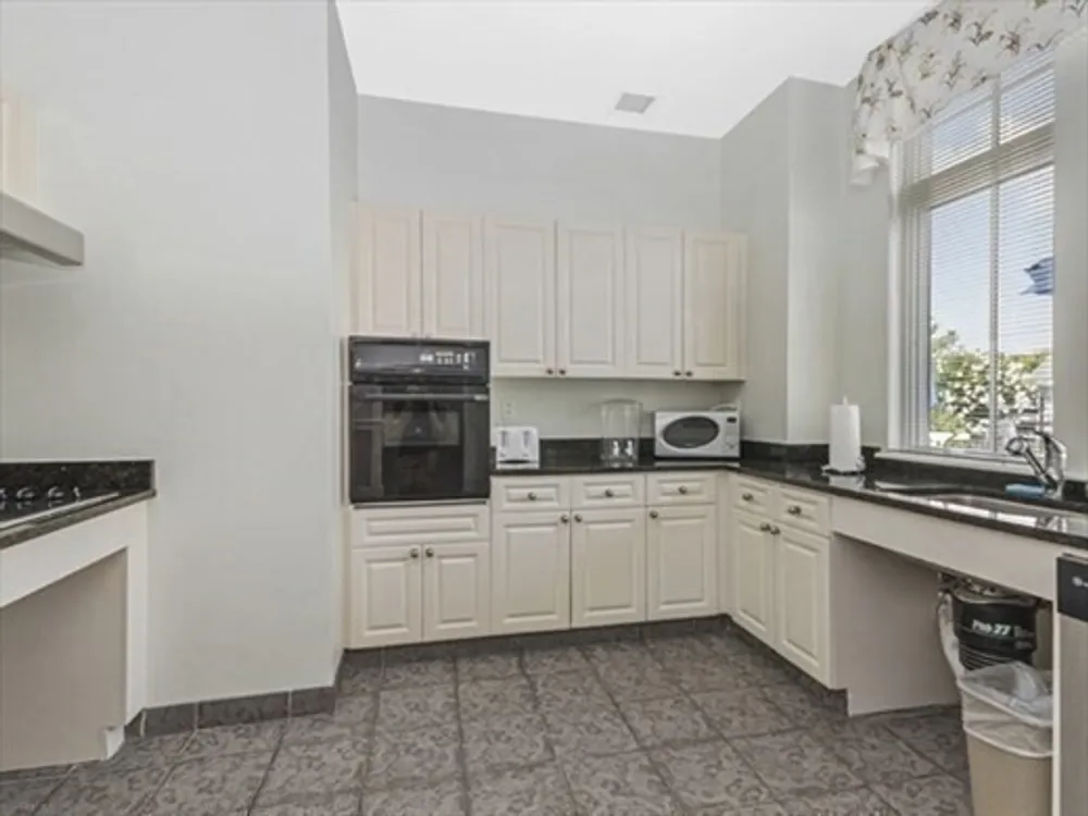 501 Commerce Dr, Braintree, MA 02184