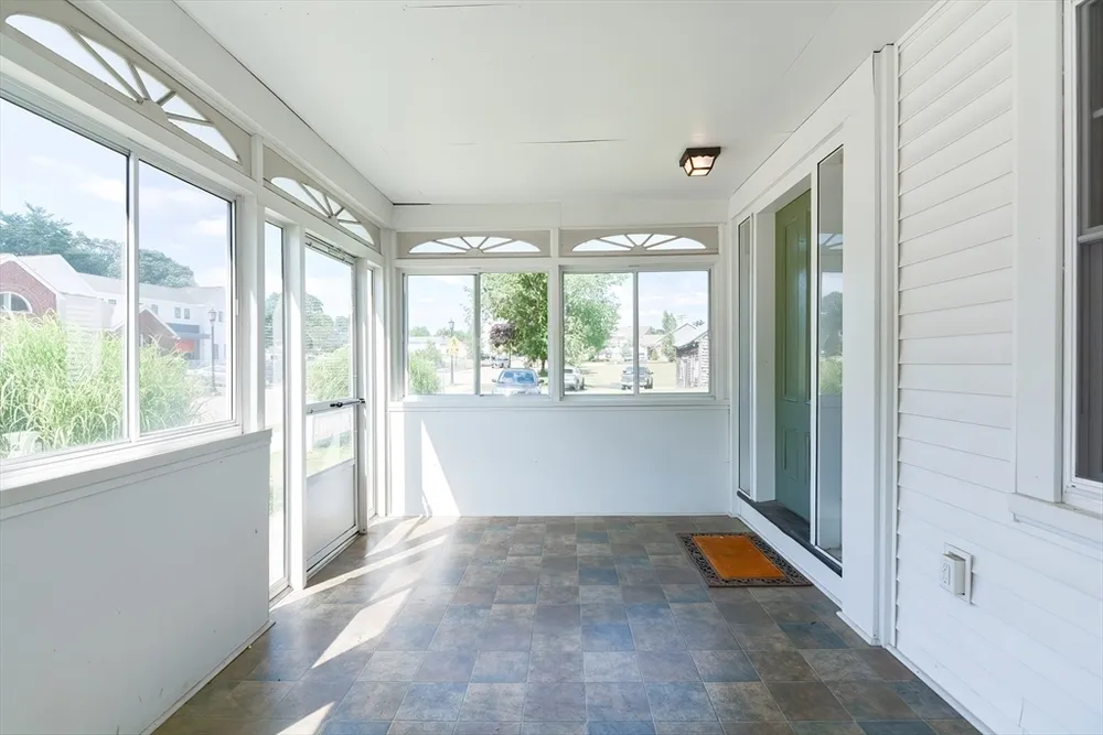 118 Main St, Norfolk, MA 02056