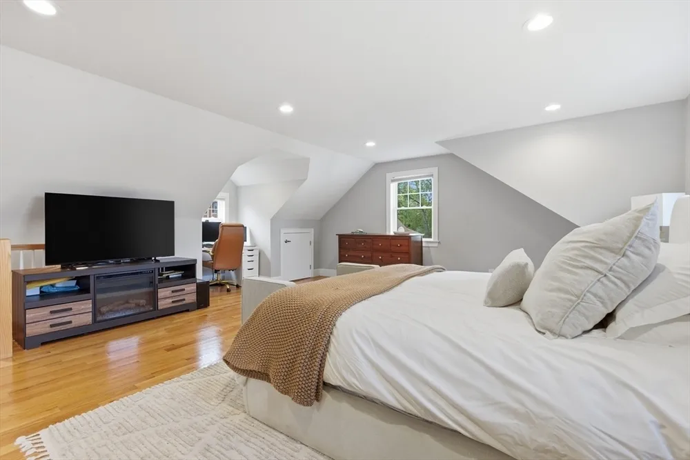 16 Wyoming St, Boston, MA 02121