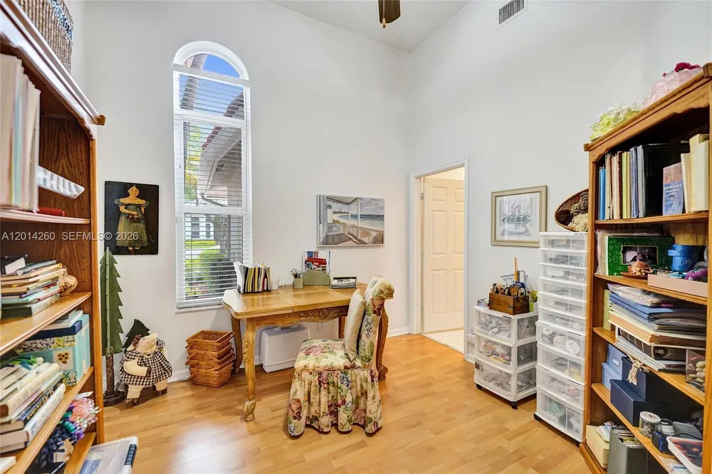 1640 Island Way, Weston, FL 33326