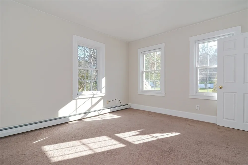 118 Main St, Norfolk, MA 02056