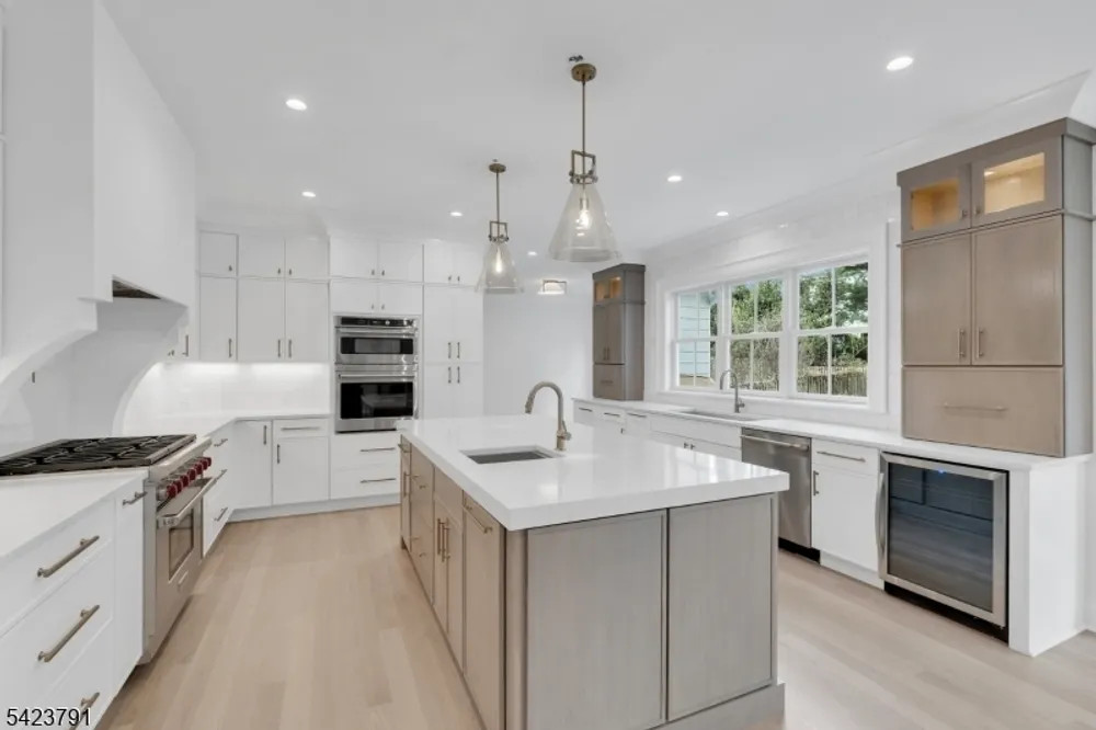 223 Longwood Ave, Chatham, NJ 07928
