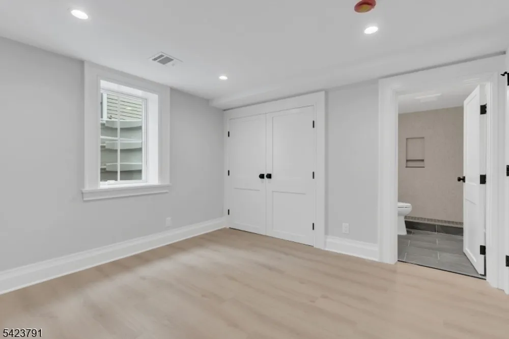 223 Longwood Ave, Chatham, NJ 07928