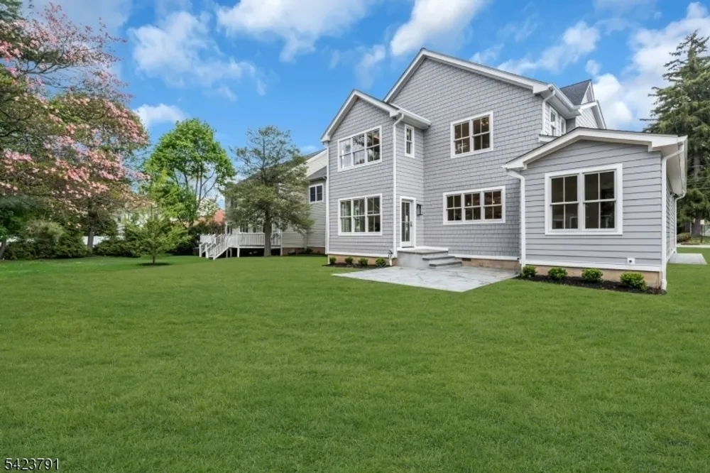 223 Longwood Ave, Chatham, NJ 07928