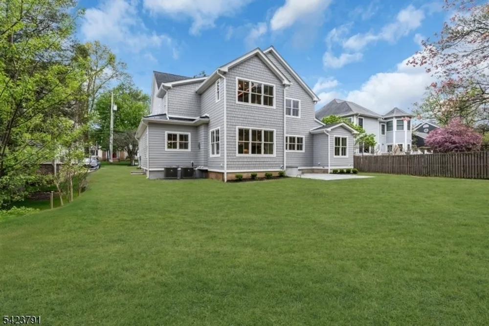 223 Longwood Ave, Chatham, NJ 07928