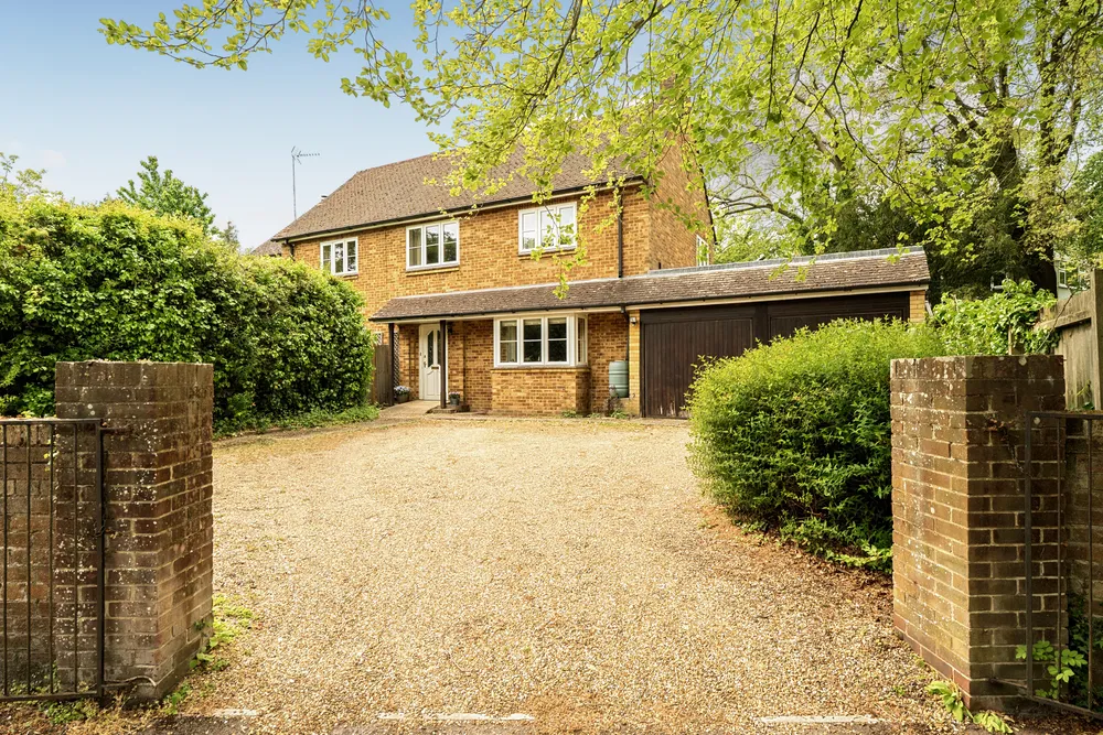 North Hill Close, Winchester, SO22