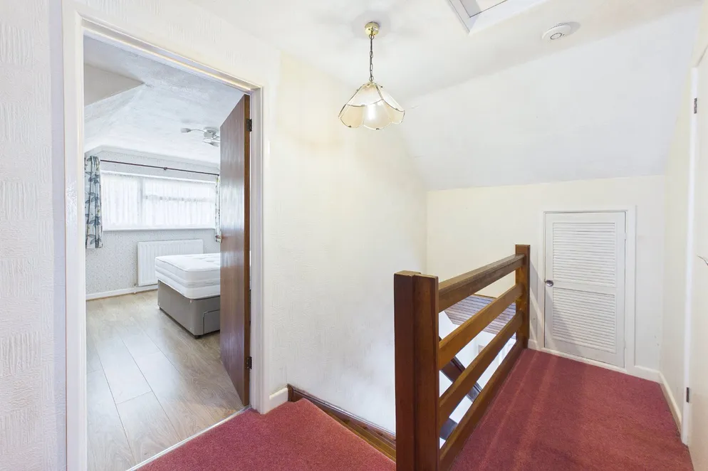 Property carousel item 16
