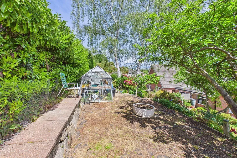 Property carousel item 21