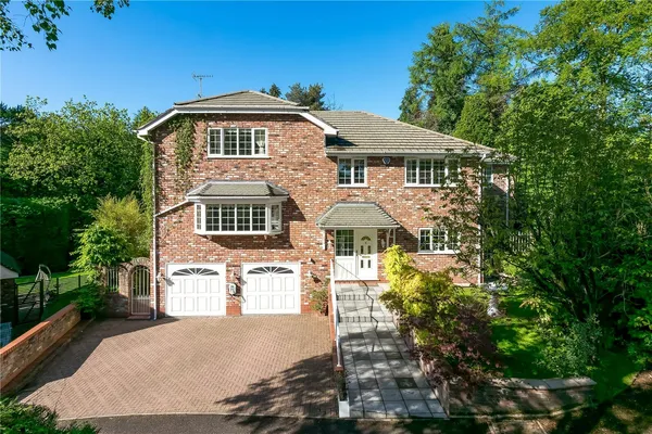 Ardenbrook Rise, Prestbury, SK10 photo 1