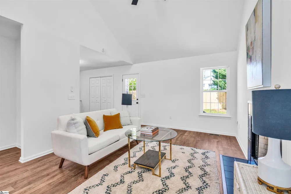 15 Haley Ct, Greenville, SC 29607