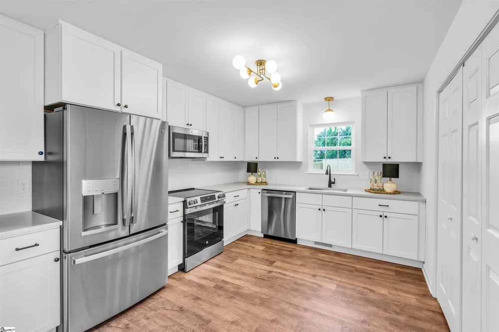 15 Haley Ct, Greenville, SC 29607
