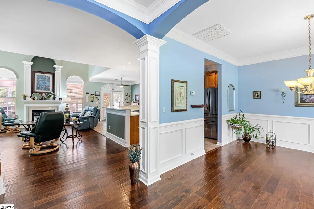 102 Seattle Slew Ln, Greenville, SC 29617