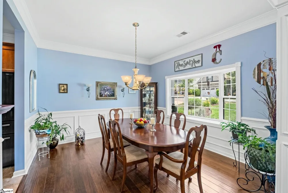 102 Seattle Slew Ln, Greenville, SC 29617