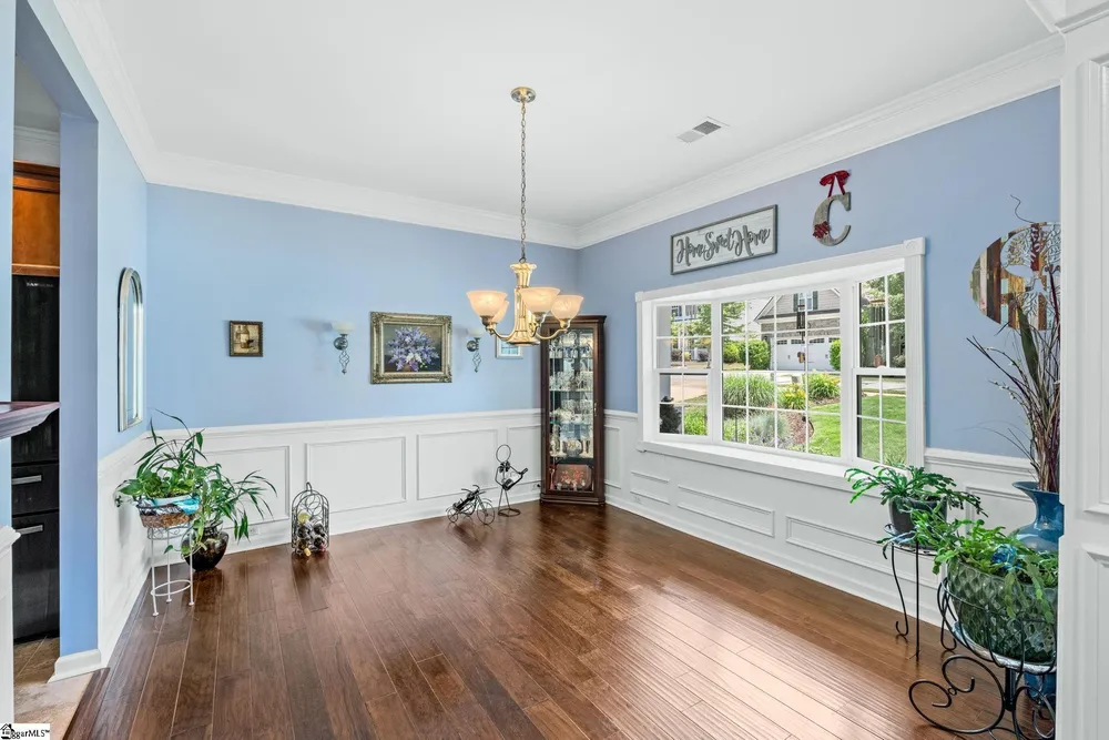 102 Seattle Slew Ln, Greenville, SC 29617