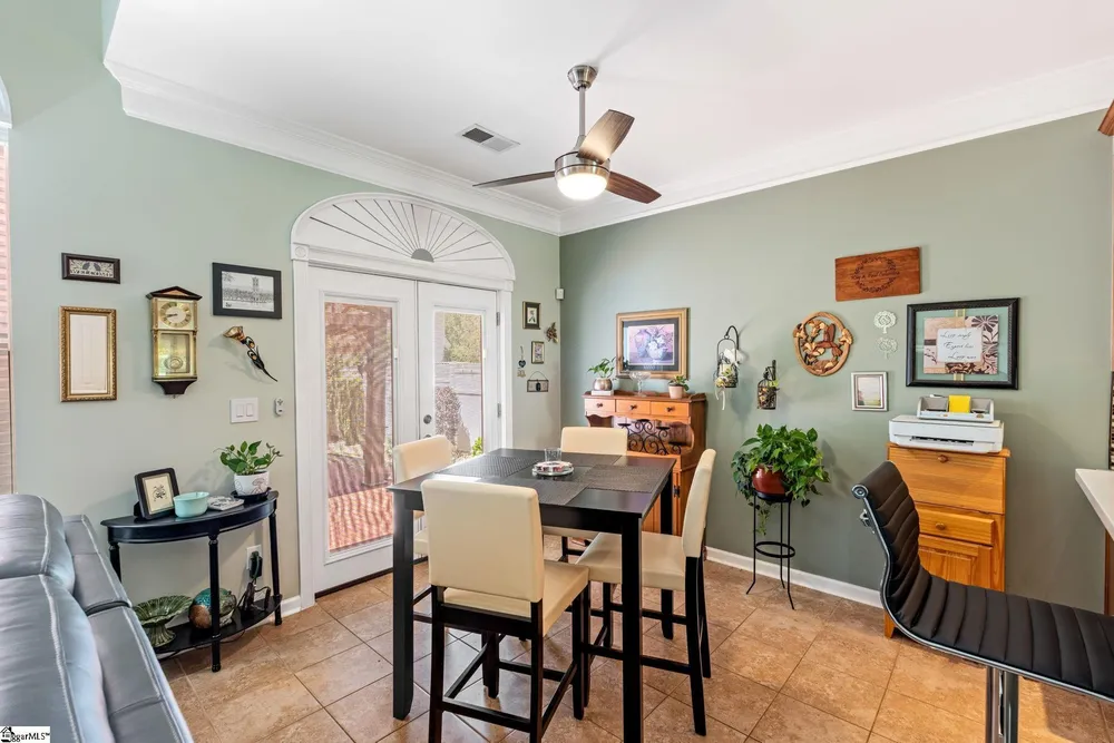 102 Seattle Slew Ln, Greenville, SC 29617