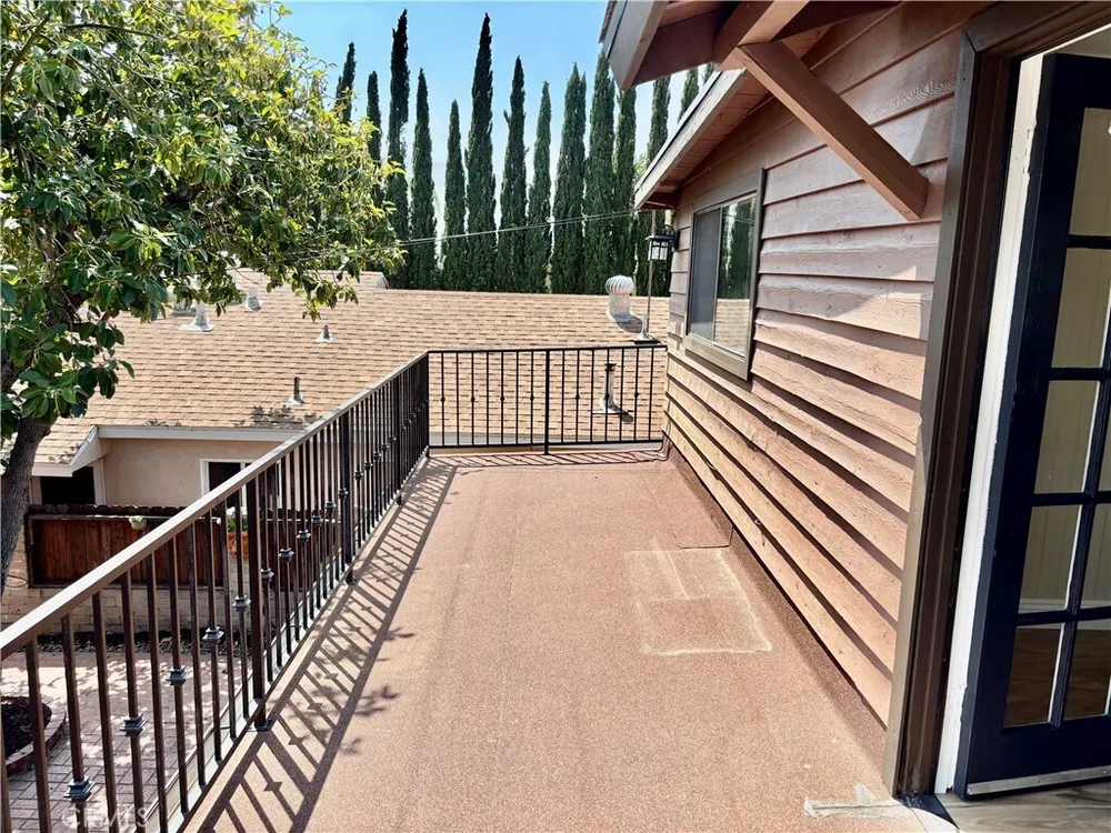2717 Mary St, La Crescenta, CA 91214