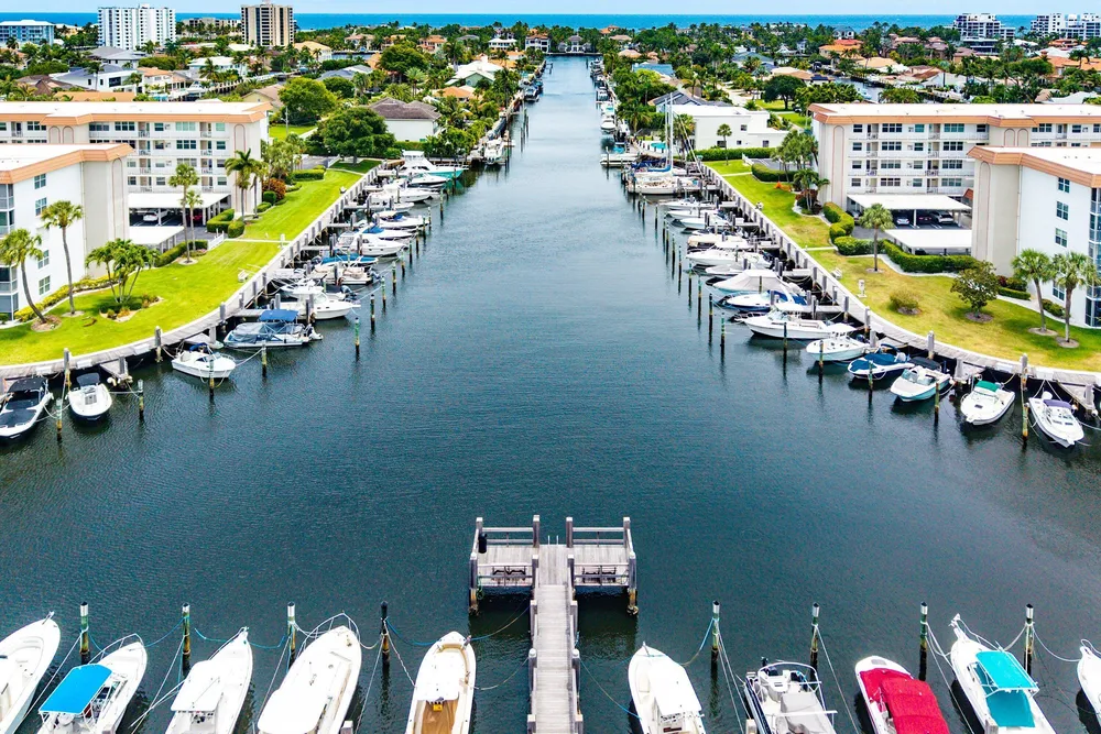 921 Gardenia Dr, Delray Beach, FL 33483